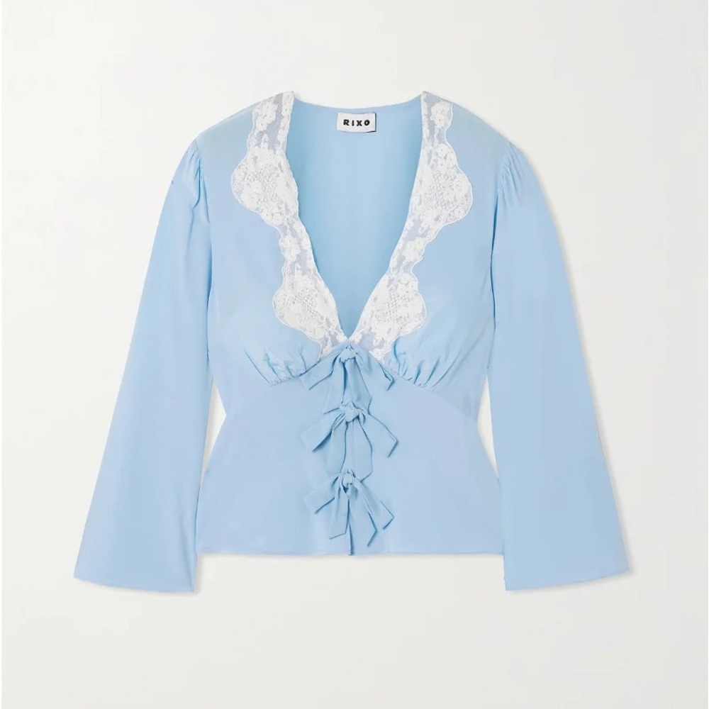 RIXO Rochelle V-Neck Blouse - Picture 2 of 3